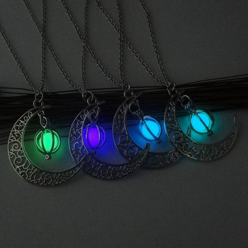 Moon-Shaped Luminous Necklace
