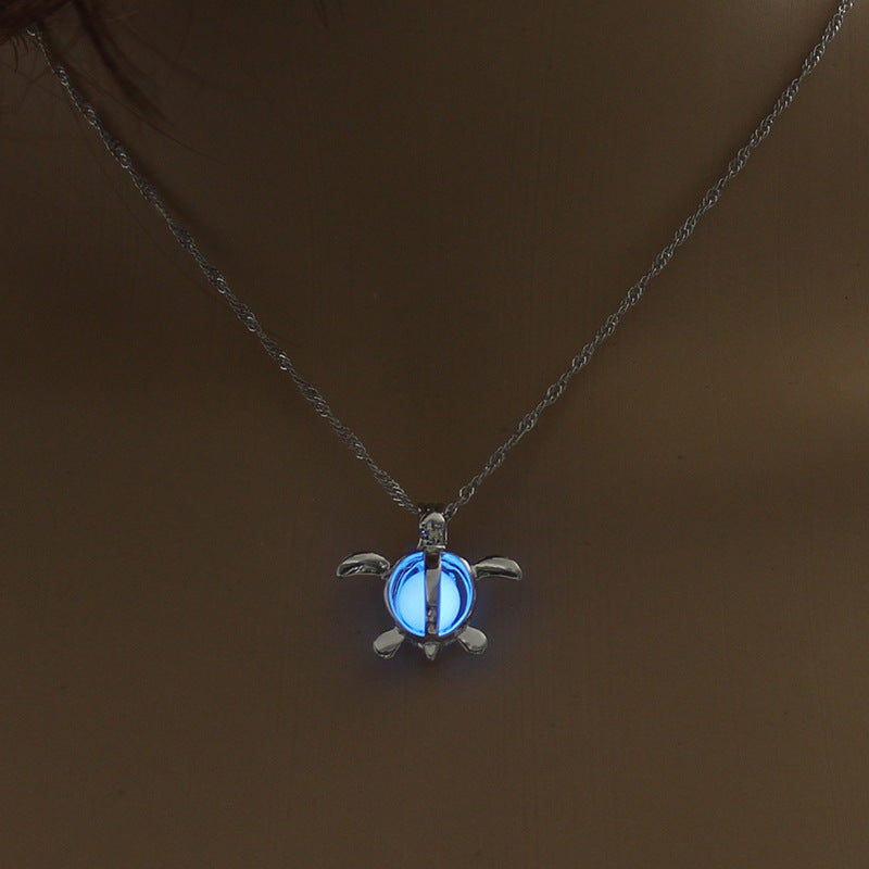 Moon-Shaped Luminous Necklace
