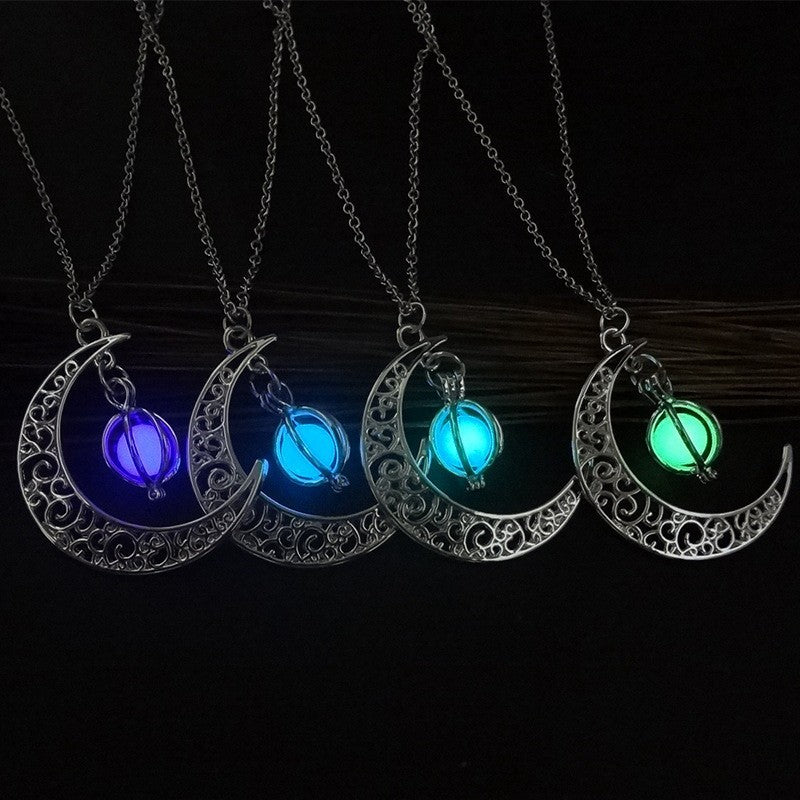 Moon-Shaped Luminous Necklace